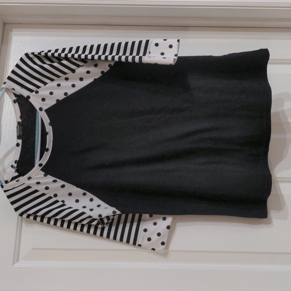 3/4 Sleeve Black Top with Polkadots